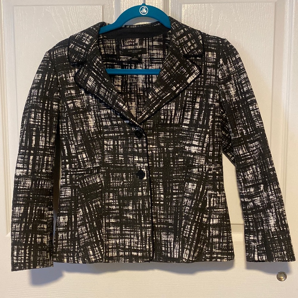 EUC Ann Taylor Jacket size 2